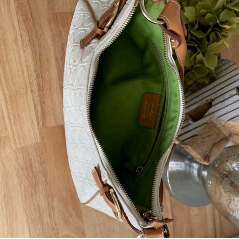 Salvatore Ferragamo Off White/Brown Gancini
Embossed Leather Shoulder Bag - Picture 14 of 15